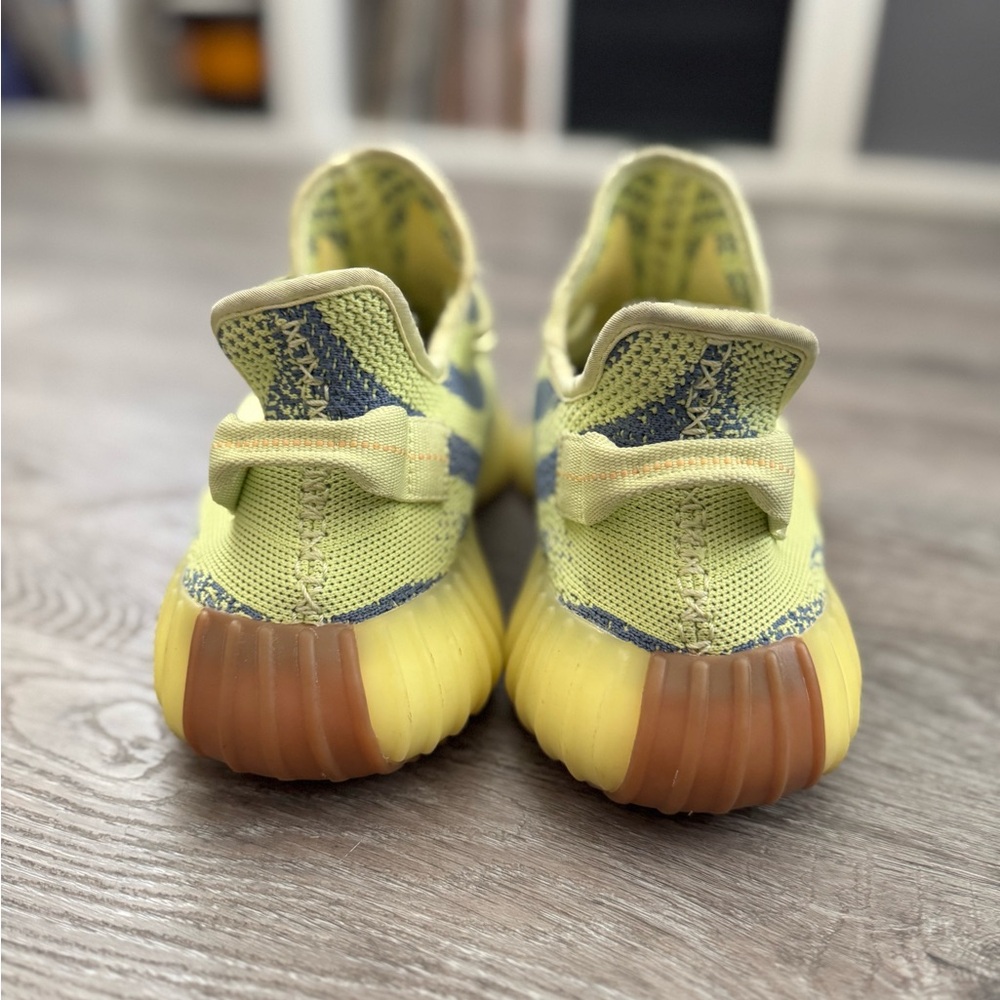 Yeezy Boost 350 V2 Mens Semi Frozen Yellow with Orange SPLY-350 - Picture 3 of 9